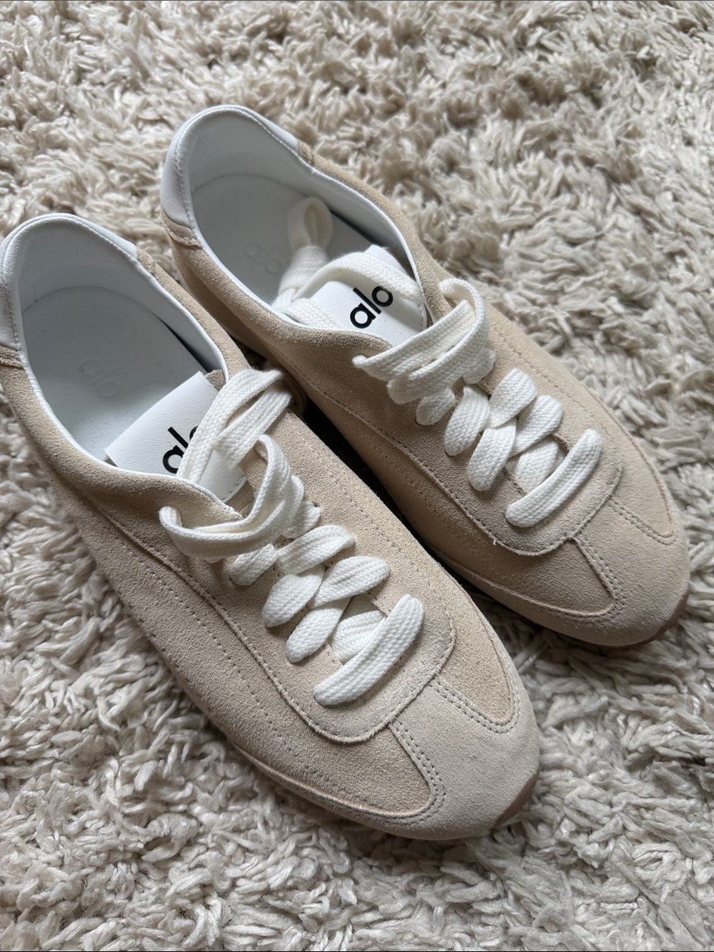 Alo Yoga Sunset Cream/White Lace-Up Sneakers